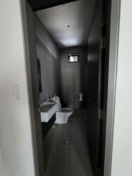 Serangoon Road (D8), Retail #591433441